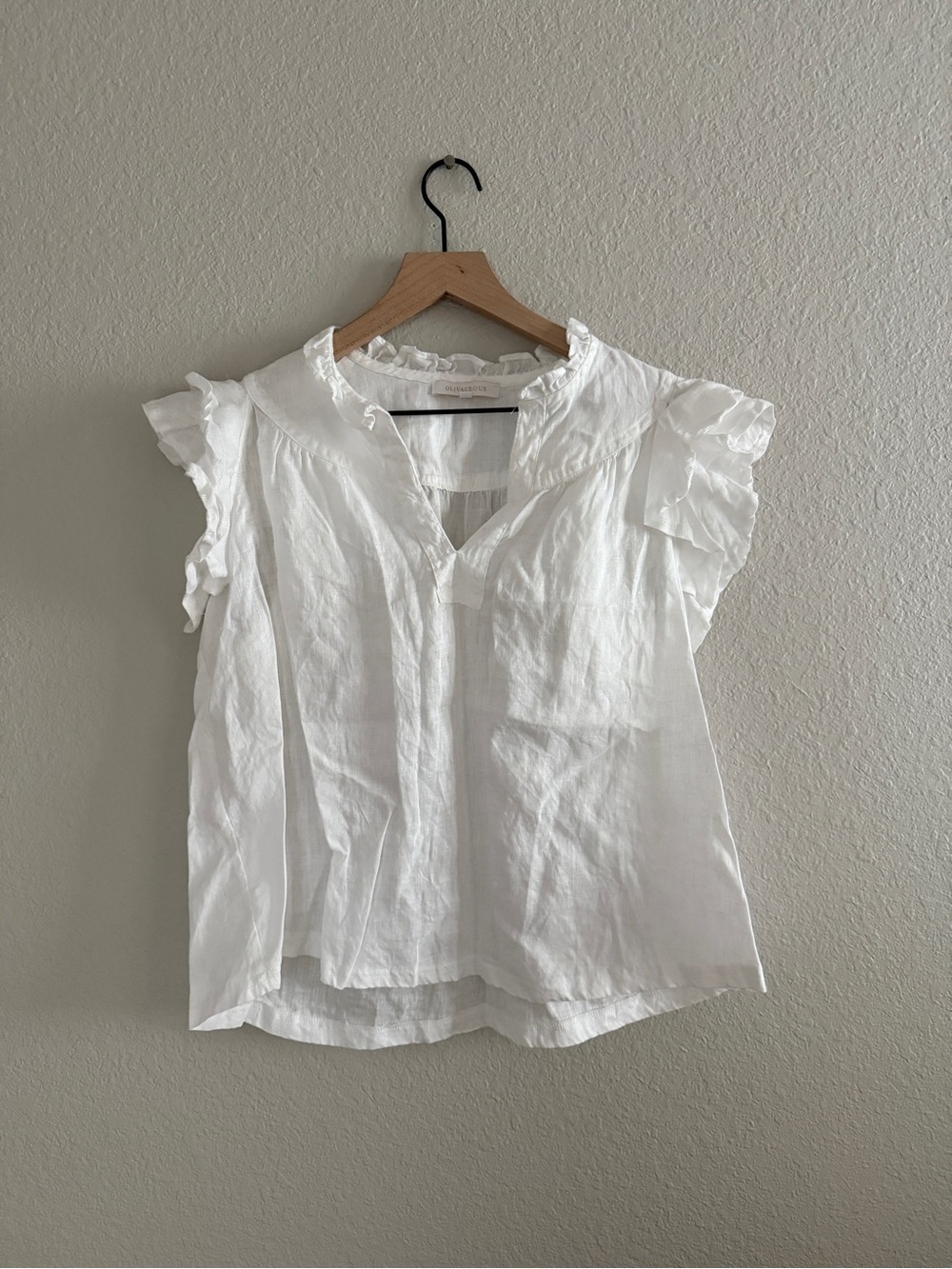 100% linen flutter sleeve white top size large